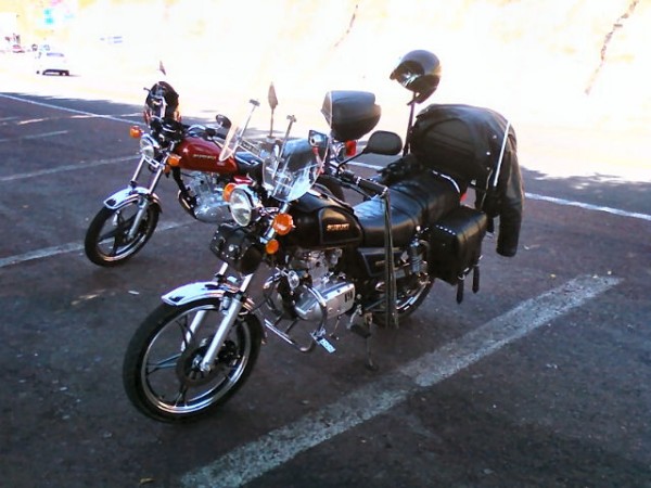 GN125H GT en el mirador de Taxco