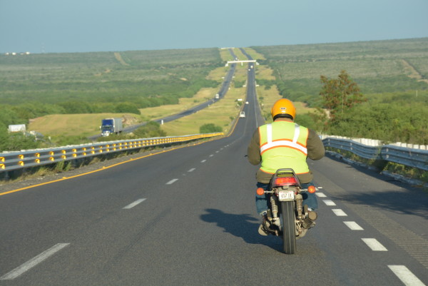 Así son las carreteras de Noreste. Pura línea recta.