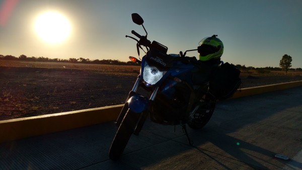 La gixxer casi en el ocaso